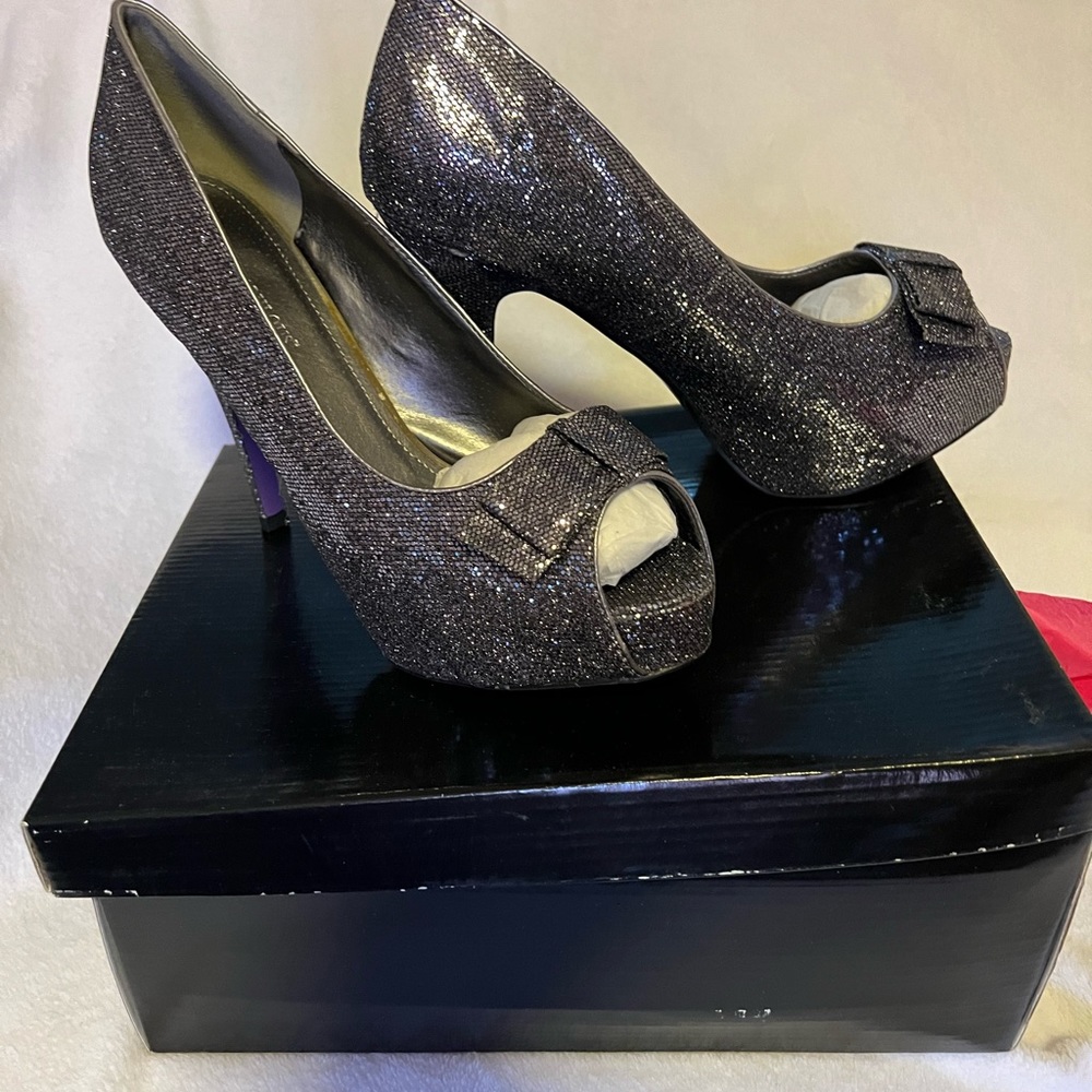 Size 11 pewter glitter peep toe platform 5” heel Brand New In Box 1” platform